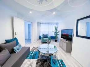 3BR-Sleeps5-Parking-NearTrainStation